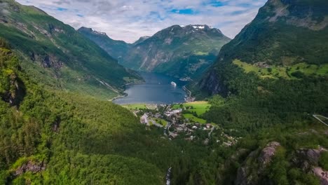 Fiordo-De-Geiranger,-Hermosa-Naturaleza-Noruega.
